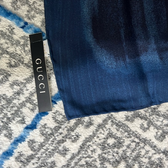 Gucci Blue Silk Scarf - Picture 6 of 6